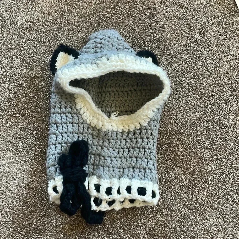 Racoon‎ Knotted Cowl Neck & Hat